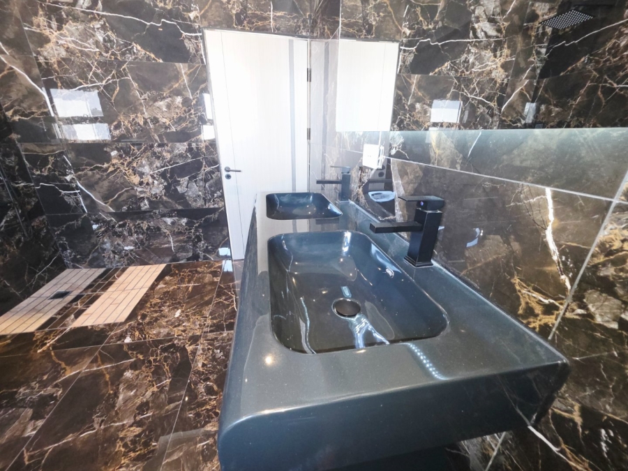 3 Bedroom Property for Sale in Sandown Western Cape
